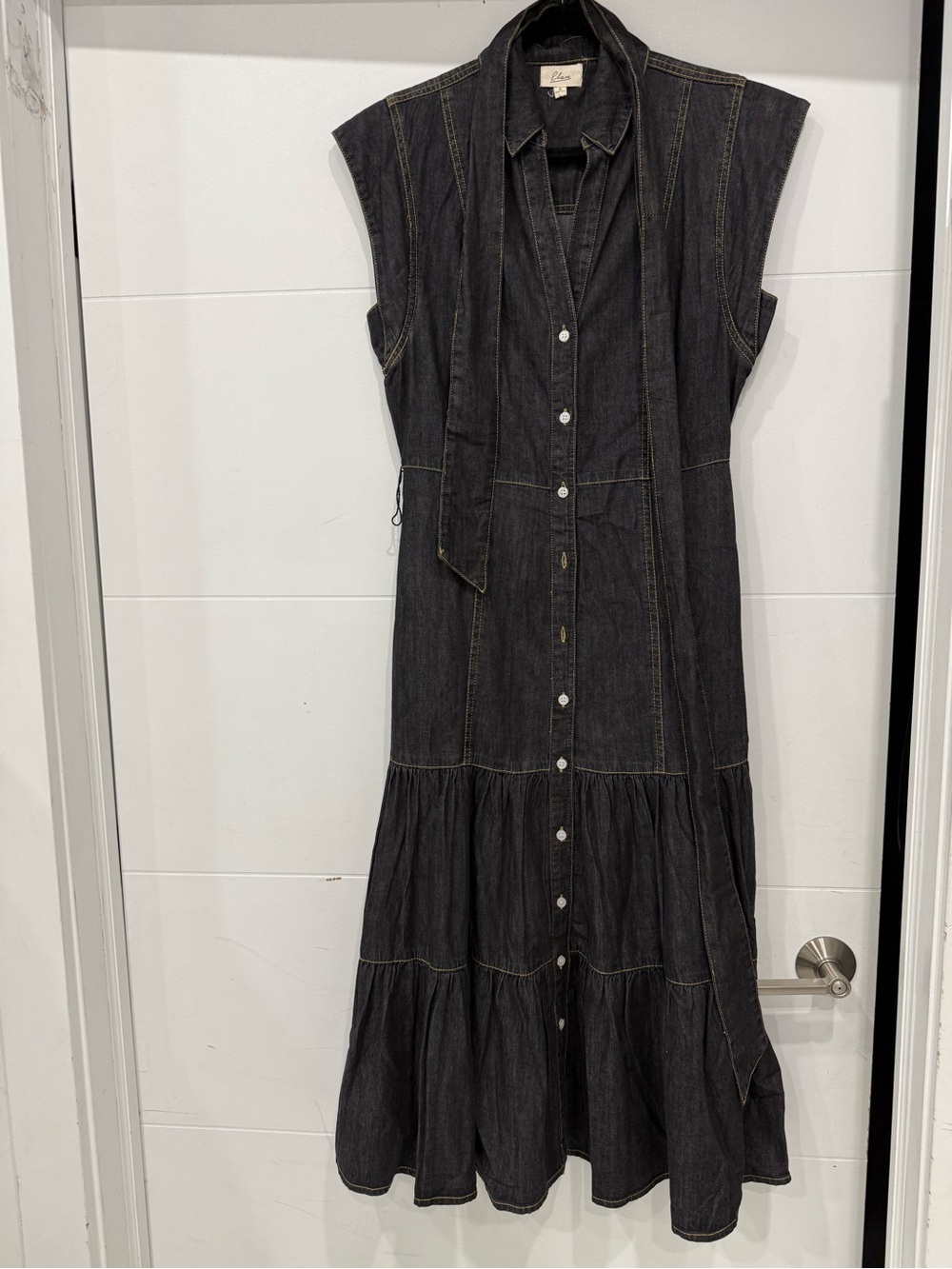 Elan Black Button-Front Midi Dress with Waist Tie - Picture 2 of 6